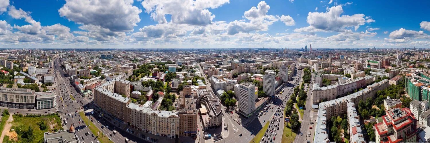 Панорама улицы. Панорама зданий. Панорамные снимки. Панорамные снимки города. Фон за окном панорама.