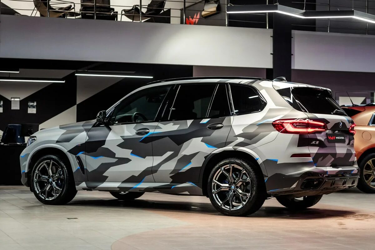 X5 g05 отзывы. BMW x5 g05. BMW x5 Camo. БМВ х5 м камуфляж. BMW x5 g05 винил.