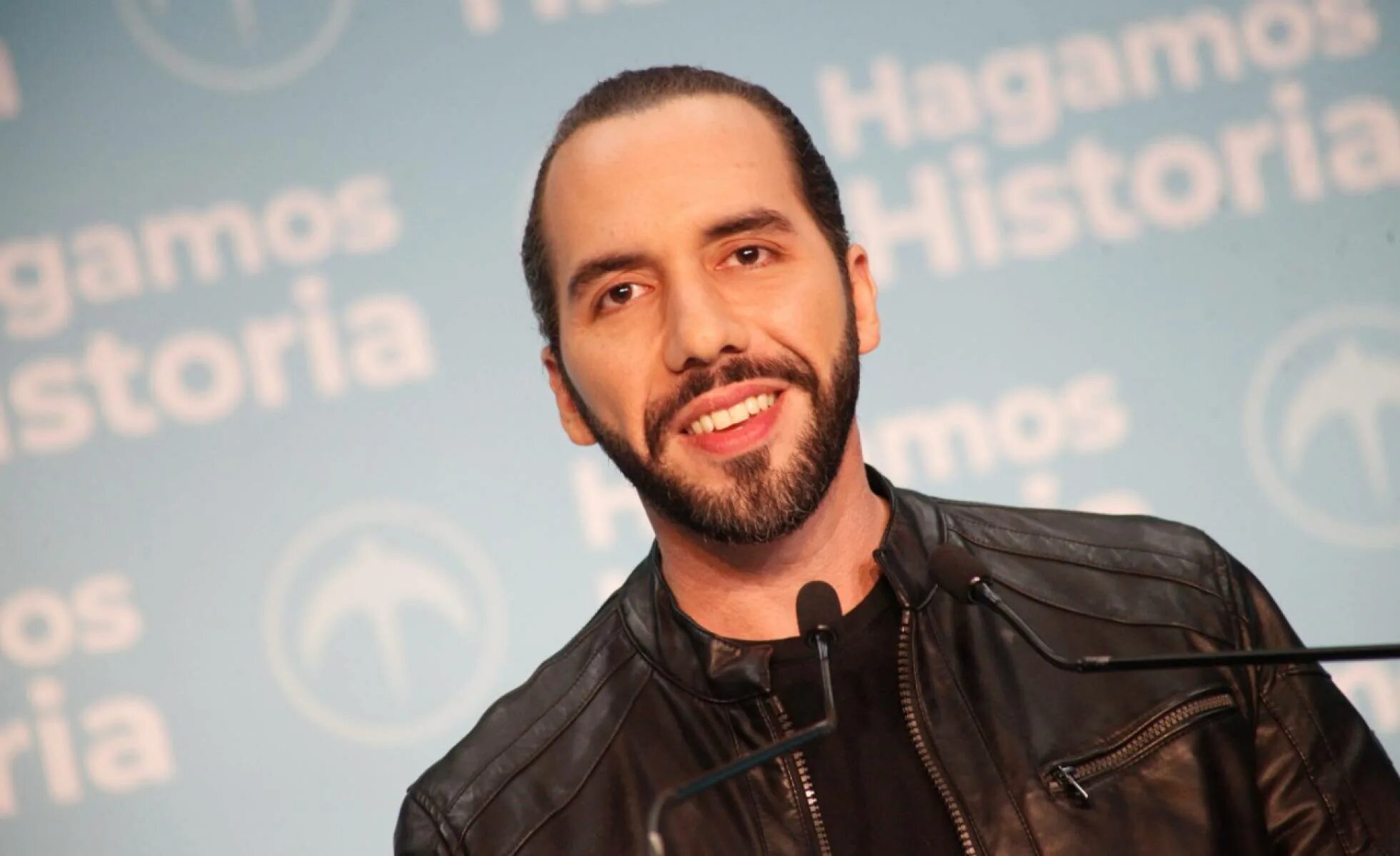 Наиб букеле. Nayib Bukele. Найиб Армандо Букеле Ортес. Руководитель Сальвадора фото. Htхавьер заблах Букеле.