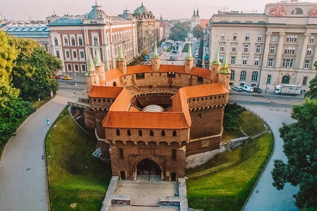 Замечательный объект. Барбакан (Краков). Варшавский Барбакан Варшава. Барбакан сверху. Барбакан замка.