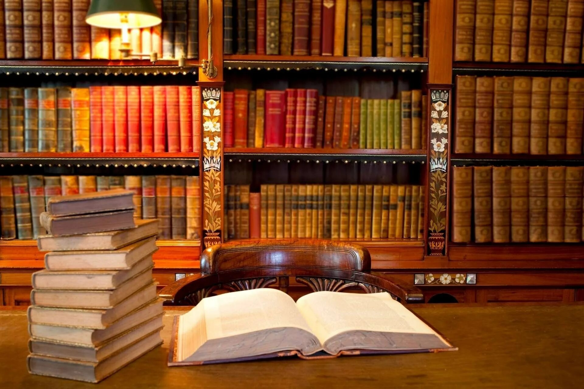 Информация о количестве художественных книг. Библиотека. библиотека фон. книга библиотека. фон книги библиотека.