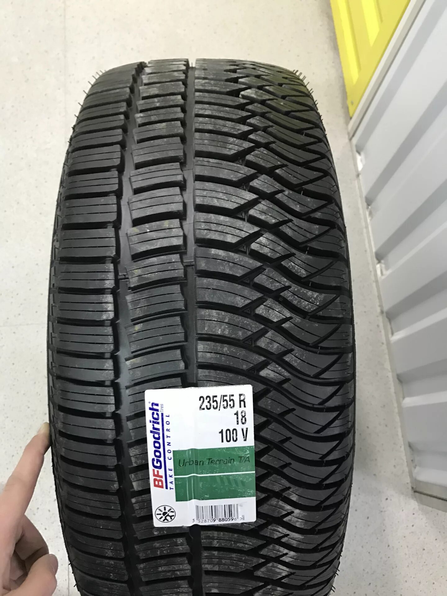 Urban terrain t a. Bfgoodrich urban terrain 225/65 r17. Гудрич урбан террейн 215/65 r16. 215/65 r16 bfgoodrich urban terrain t/a 98h. Bfgoodrich urban terrain 2.
