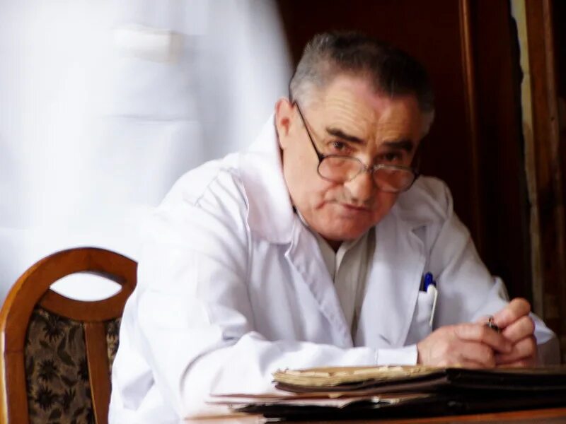Врач лян. Лян маммолог тамбов. Китайский врач. Врач лян. Врач лян.