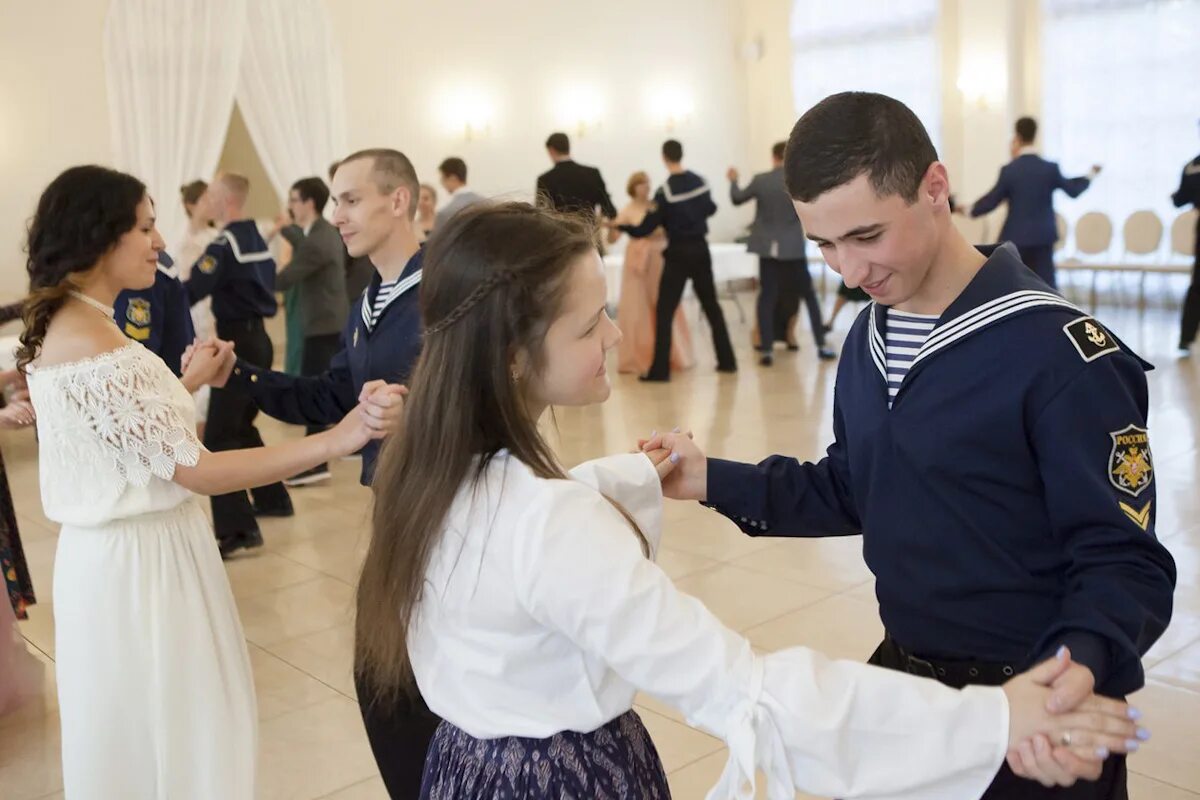 Бал в ВМФ. Бал для курсантов в СПБ. Военный бал. Бал с курсантами Пушкин. Молодежные балы