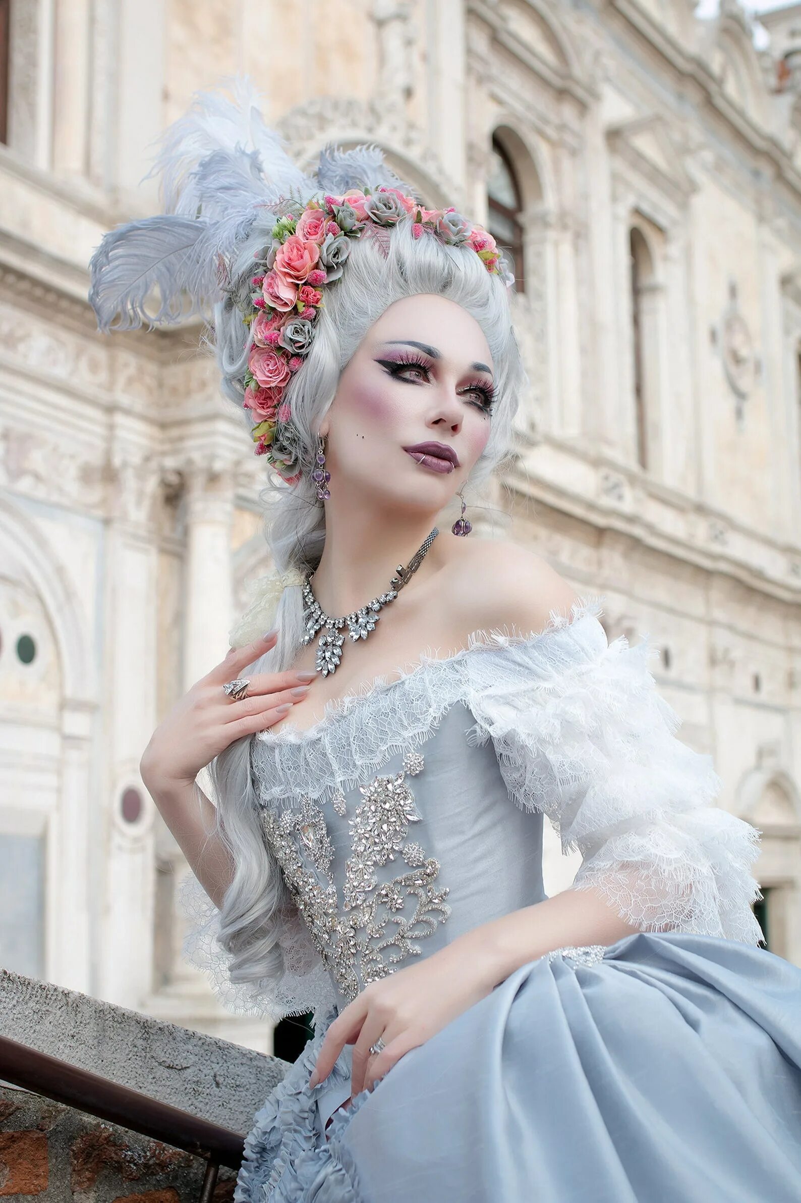 макияж рококо мария антуанетта. прическа мария антуанетта 18 век. мария-антуанетта прически рококо. прически в стиле рококо. мария антуанетта прически барокко.