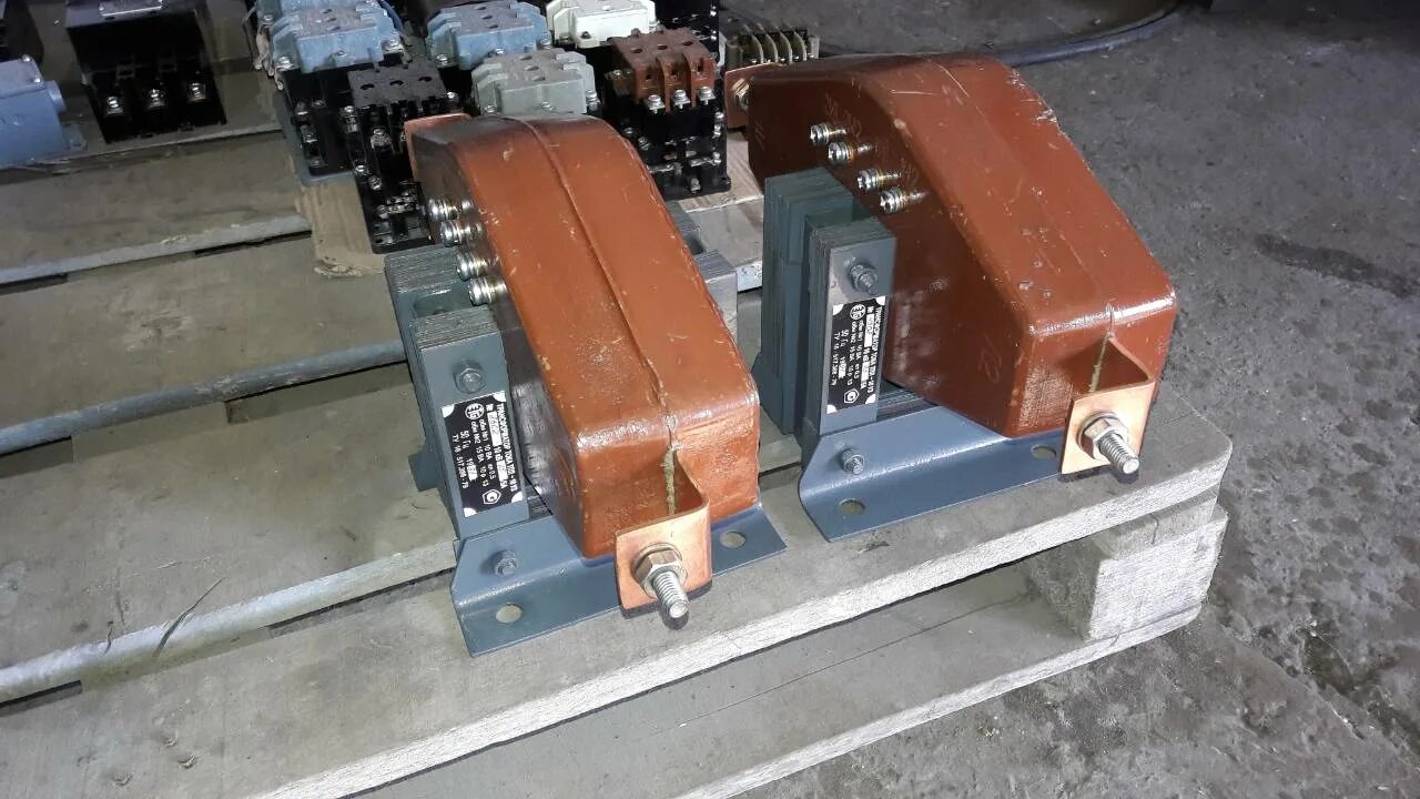 Трансформатор тпл 10. ТПЛ-10 трансформатор тока. Трансформатор тока ТПЛ-10 400/5. ТПЛ-10-3. Трансформатор тока ТПЛ-10к у3.