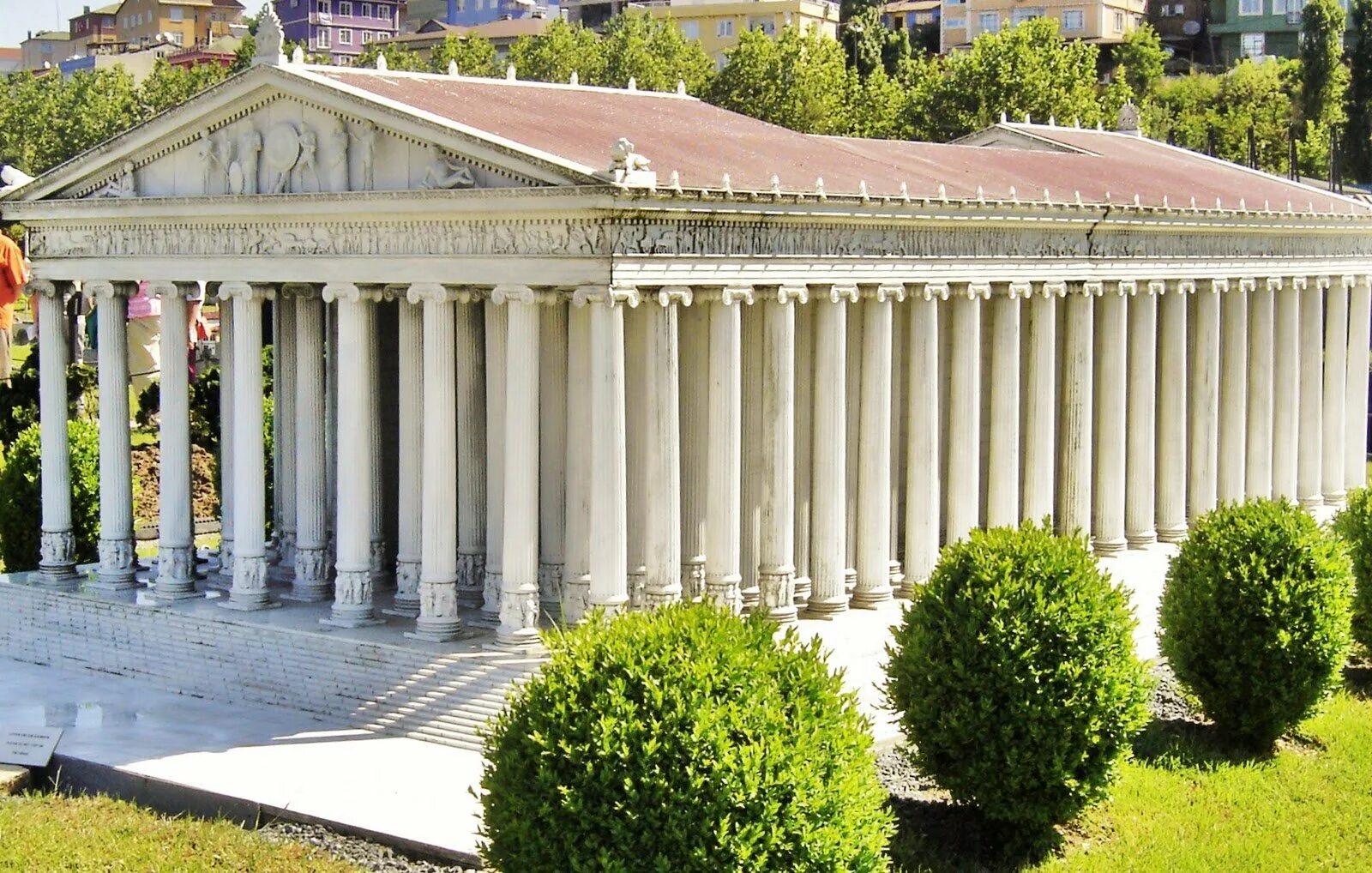 The temple of artemis. Храм Артемиды Эфесской семь чудес света. Храм Богини Артемиды в Эфесе. Храм Артемиды, Эфес, Турция. Храм Артемиды Эфесской сейчас.