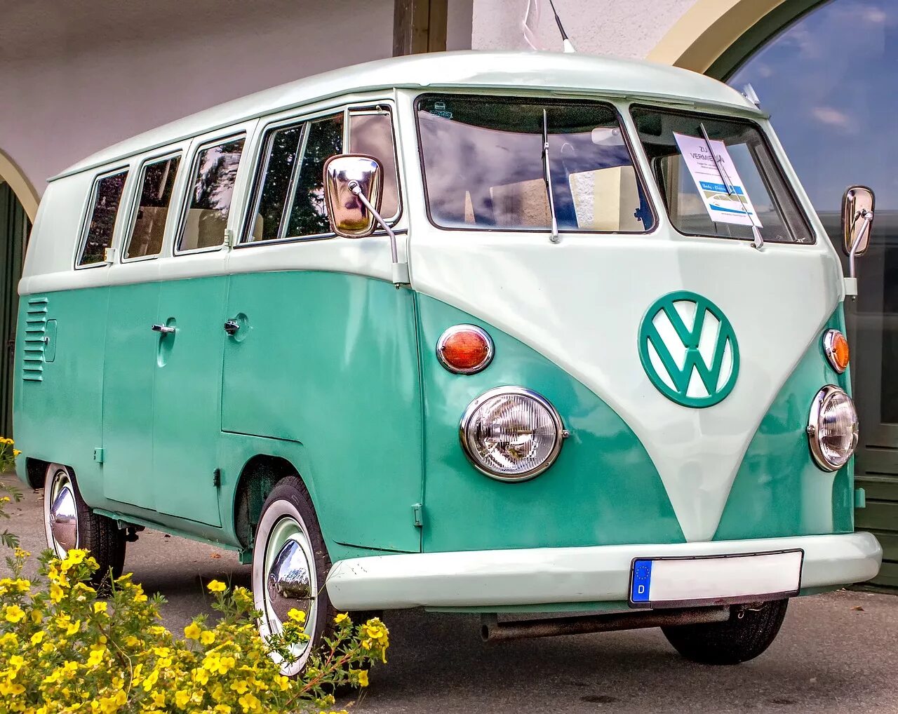 Volkswagen автобус. Фольксваген т1 хиппи. Фольксваген т2 Bus 1970. Фольксваген т1 зеленый. Фольксваген т1 голубой.