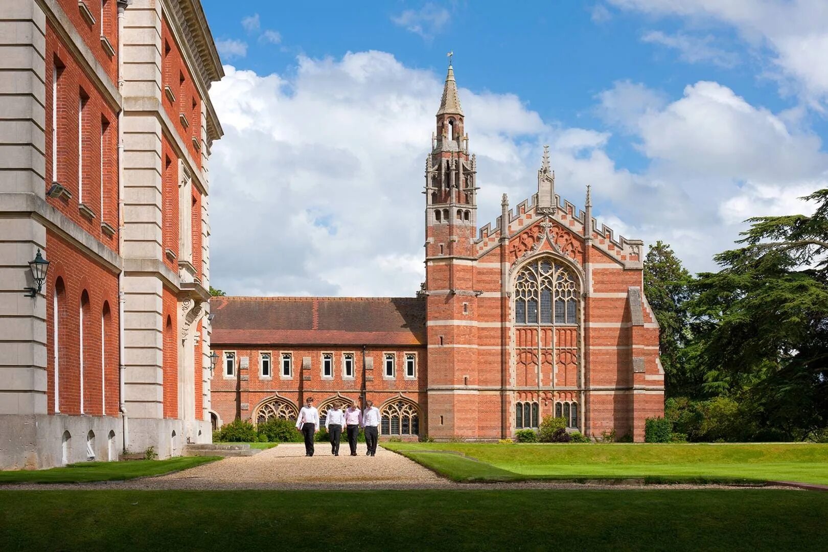 College schools. Винчестерская школа в Англии. Radley College Оксфорд. Radley College Discovery Summer. Dulwich College внутри.