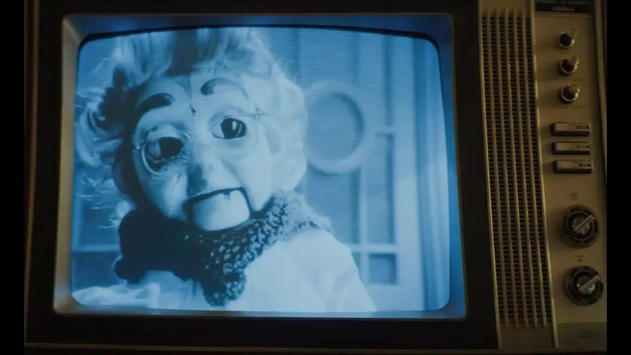 напугай меня (2020). рада митчелл ловец снов. ужасы хороший рейтинг 2020. ужасы хороший рейтинг 2020. дом 32 (2020).