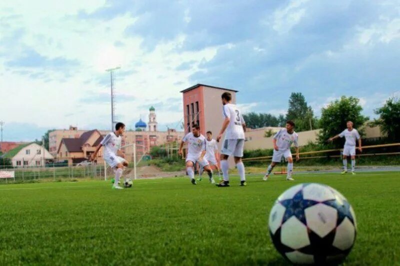 Стадион металлург кыштым. Стадион фск кыштым. Стадион фск кыштым. Кыштым футбольное поле. Стадион фск кыштым.