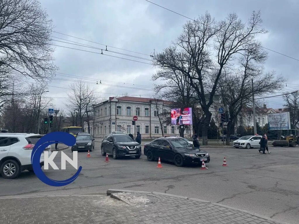 Что происходит в херсоне сегодня. Херсон авторынок. центр дорожного движения. херсоне 2025 полицен. херсон сегодня взрывы по ул ушакова.