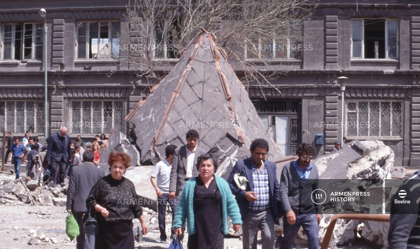 Армения землетрясение погибших. Землетрясение в Армении в 1988. Спитак землетрясение 1988. Ленинакан землетрясение 1988.