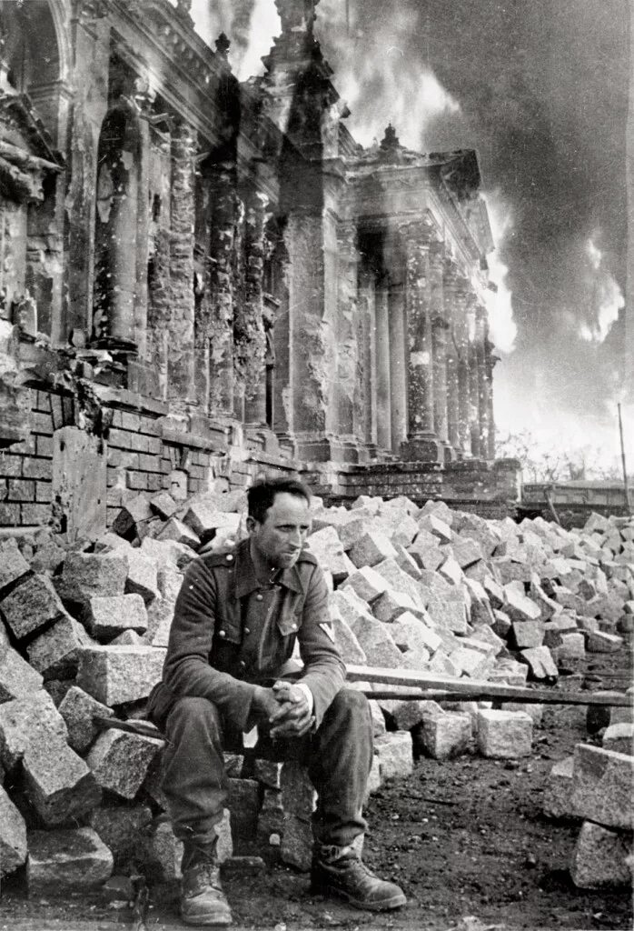 Фотография берлин 5 мая. Рейхстаг в Берлине 1945.