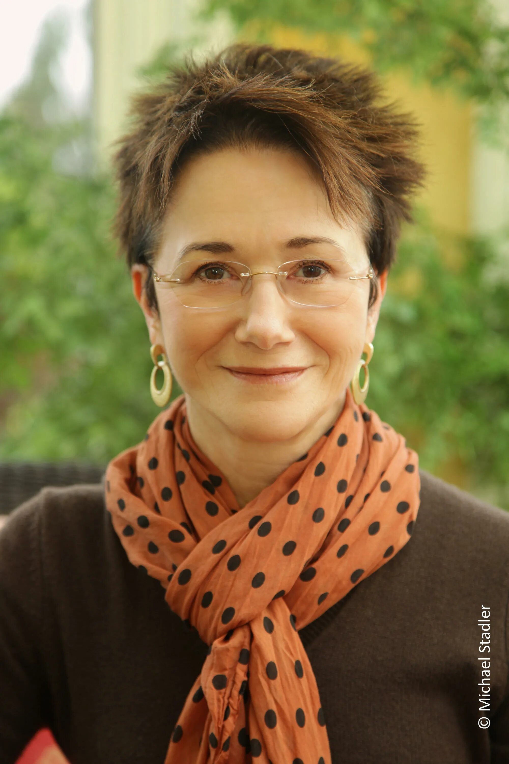 Есть что скрывать элизабет джордж. Элизабет джордж. Элизабет джордж линли. Элизабет джордж инспектор линли книги по порядку. Элизабет джордж линли.