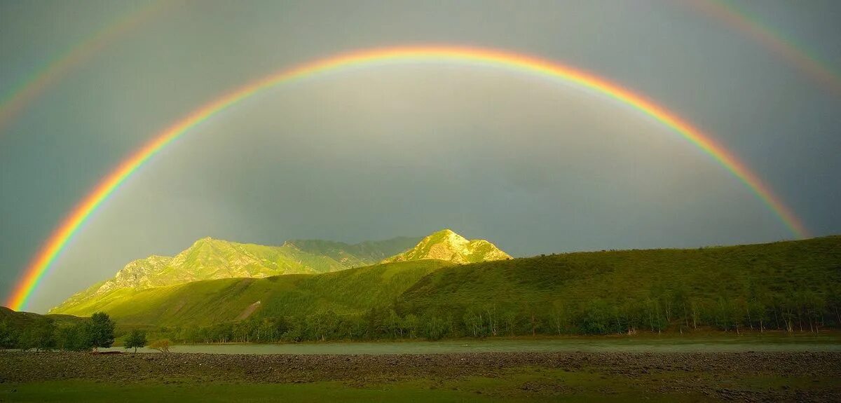 Радуга. Радуга и солнце. Широкая Радуга. Радуга в природе.