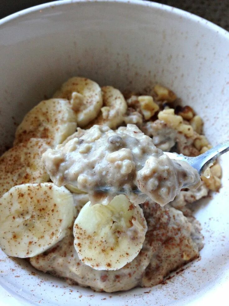 Завтрак каша чай. Вкусный белковый завтрак. Овсянка с ежевикой рецепт. Белковая овсянка. Белковые каши на завтрак.