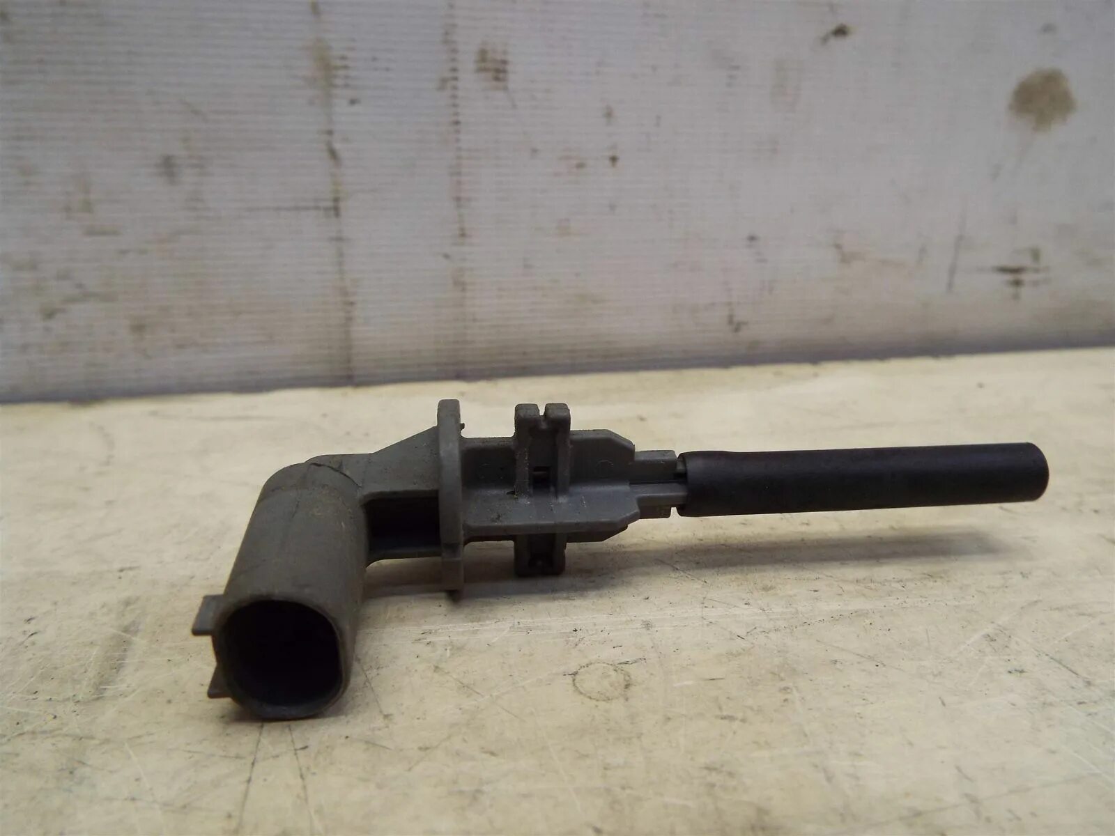 Датчик уровня охлаждающей жидкости бмв. Датчик антифриза бмв е46. Датчик уровня охлаждающей жидкости бмв. Датчик уровня ож е34. Bmw f10 датчик уровня охлаждающей жидкости.