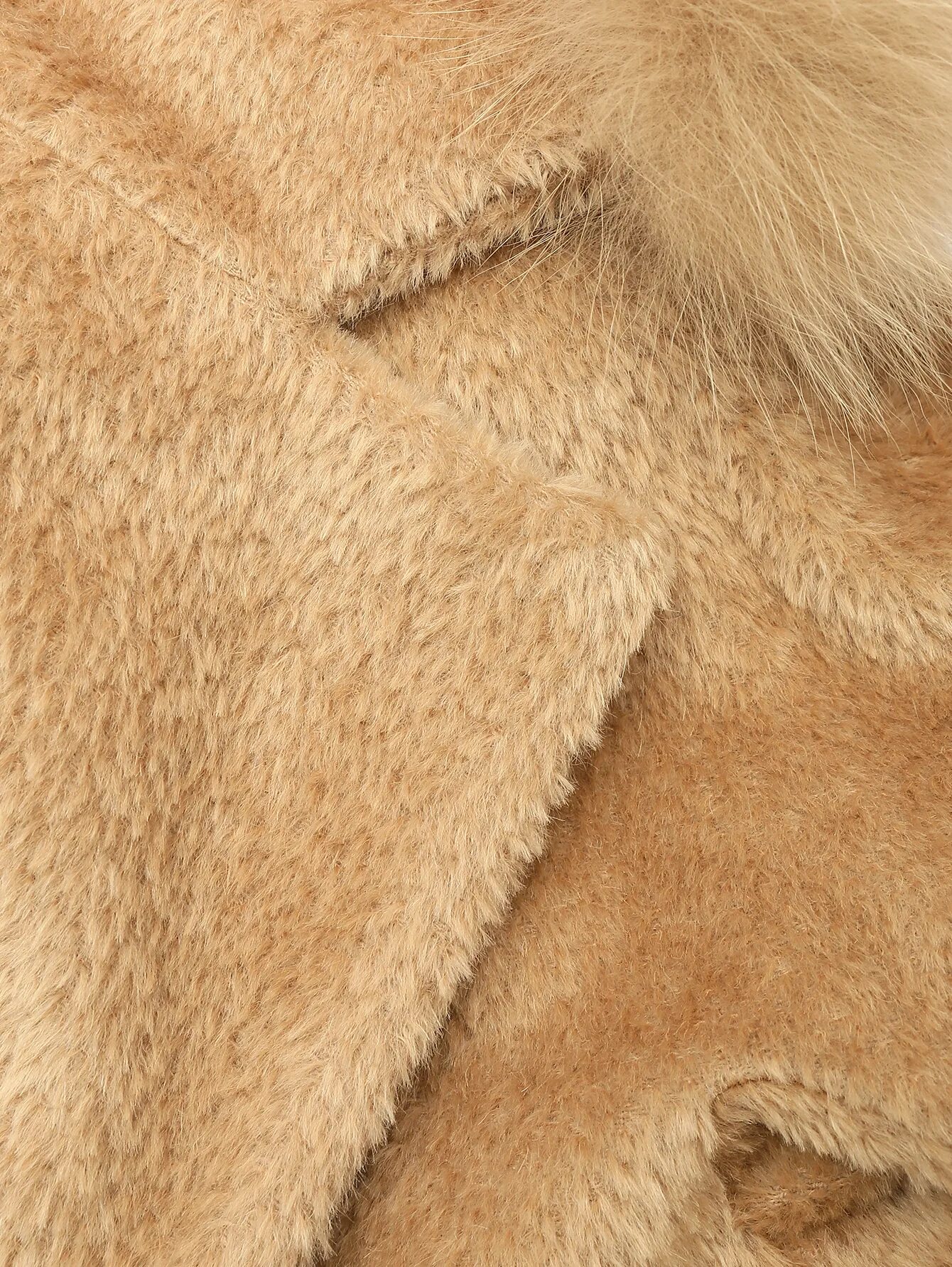 Шубы альпака prada. Пальто лама альпака. Меховые альпака. Мех альпака. Альпака дубленка.