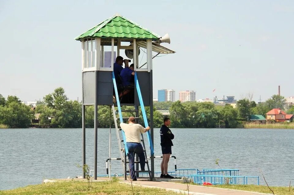 Светлая жизнь орел. Городской пляж Орел. Орловский городской пляж. Орел пляжи для купания. Озеро светлая жизнь.