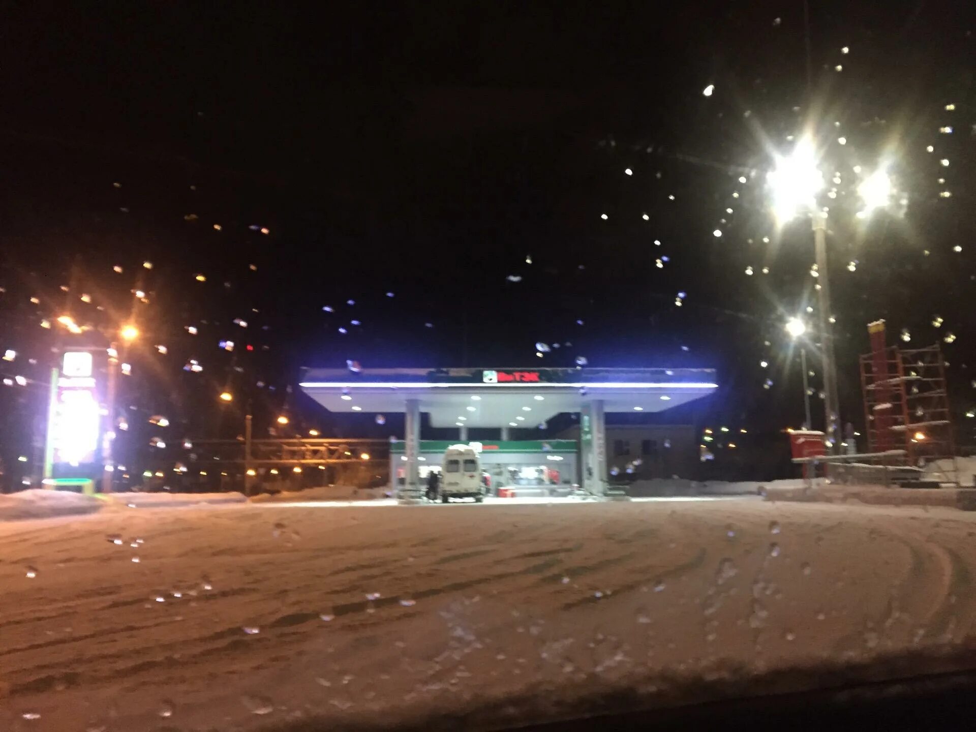 Азс витэк. Азс витэк мурманск. фото с заправки ночью зимой. заправки в уфе.