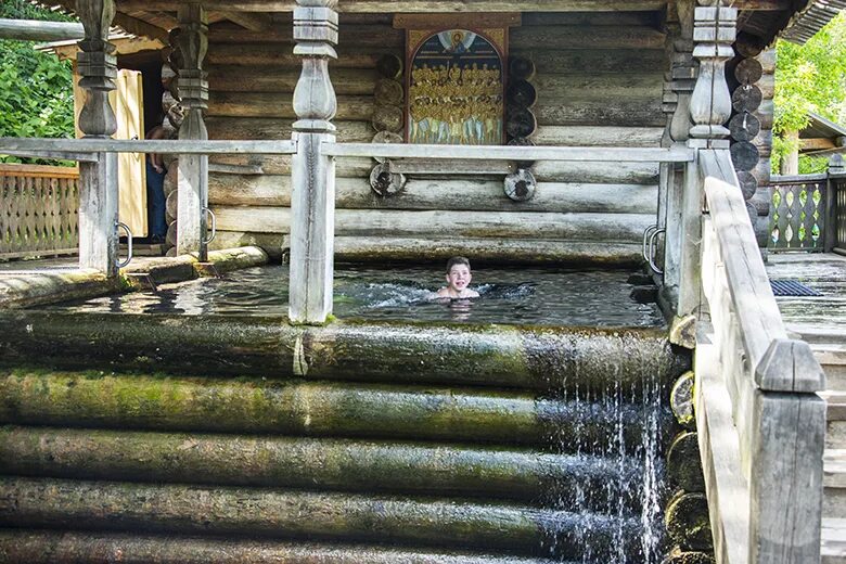 середниково церковь купель. открытая купальня. купальни сечени оранжерея. сечени (széchenyi) - — крупнейшие термальные спа в будапеште. термальные купальни сечени.