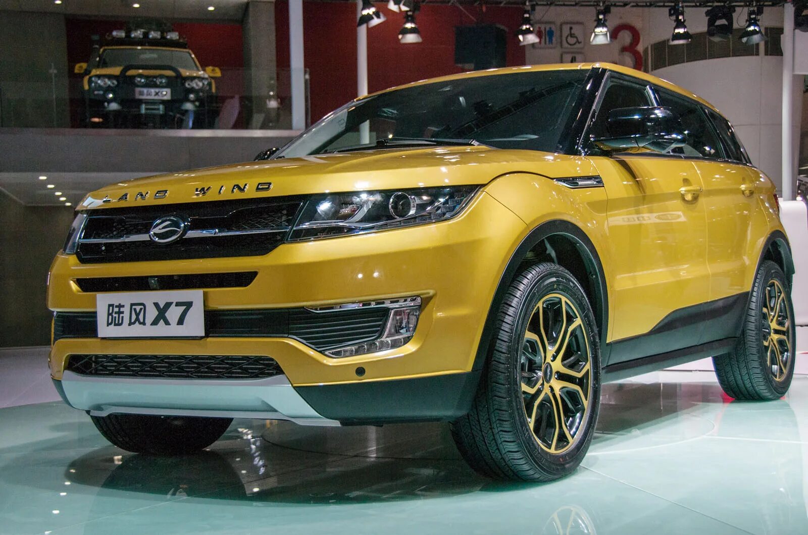 Китайская копия. Китайский Рендж Ровер Landwind x7. Китайский ленд Ровер Эвок. Китайский Рендж Ровер Эвок. Китайский ленд Ровер Дискавери.