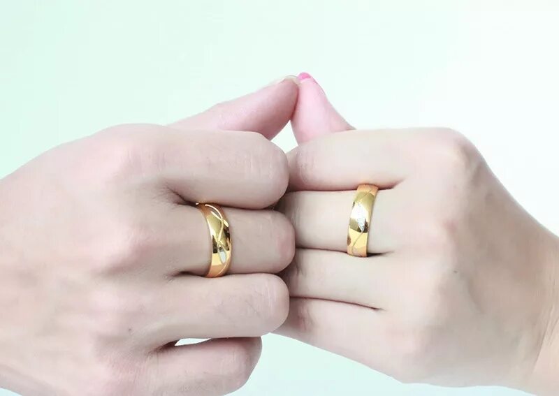 Обручальные кольца парные золотые 585 жёлтое золото. Необычные кольца. Необычные Свадебные кольца. Широкие обручальные кольца. Толстое золотое кольцо