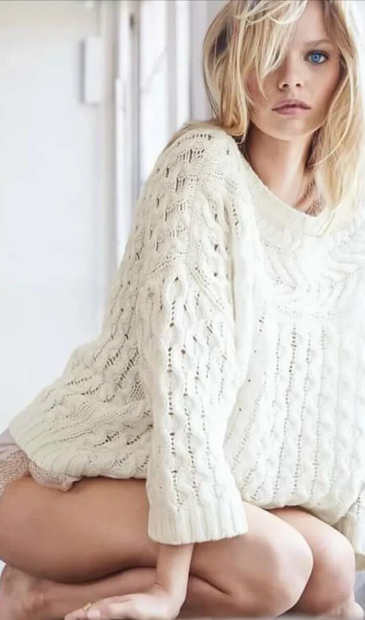 Фотосессия в свитере. Mille модель Thomas Agatz. Девушка в свитере. Девушка в белом свитере. Красивая девушка в свитере.