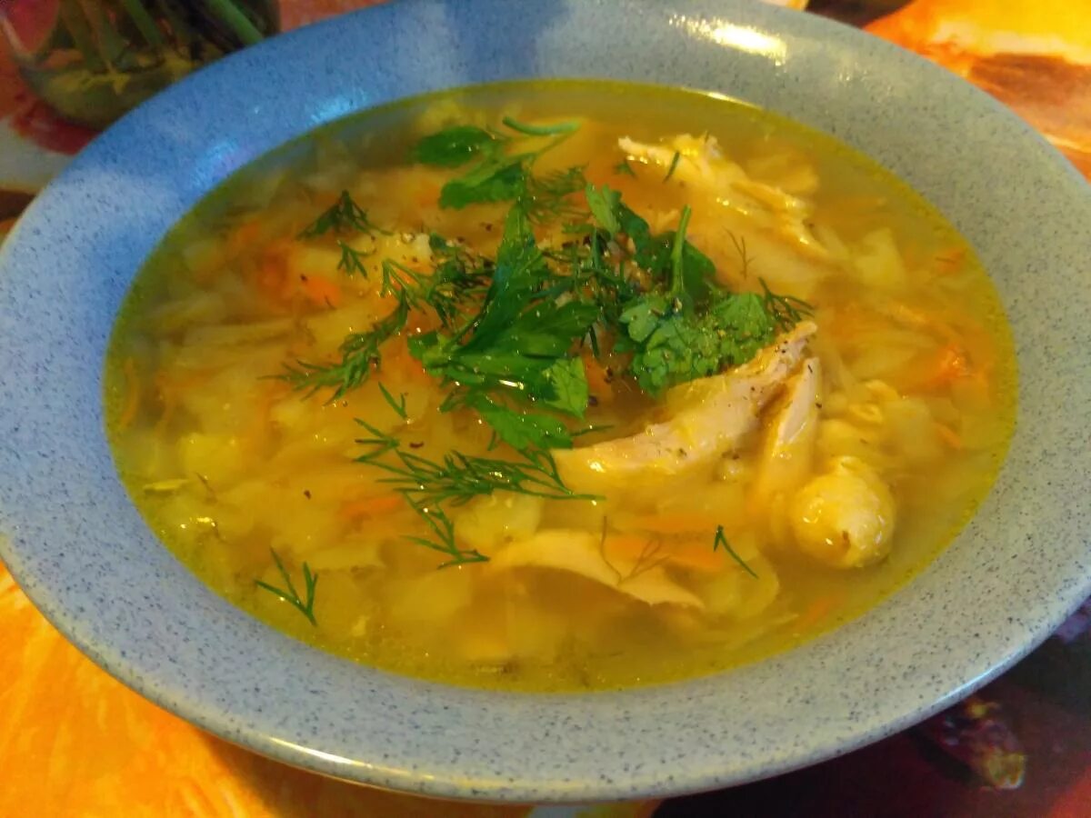 Вкусные свежие щи из курицы