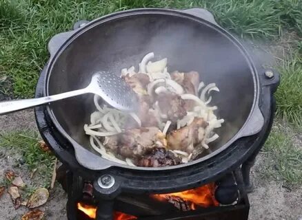 Шашлык в казане на костре
