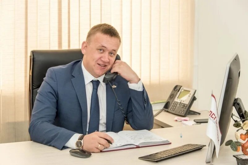 Директор филиала. Нужен директор филиала. Директор ртрс. Руководитель мтс москва. Пафосный директор.