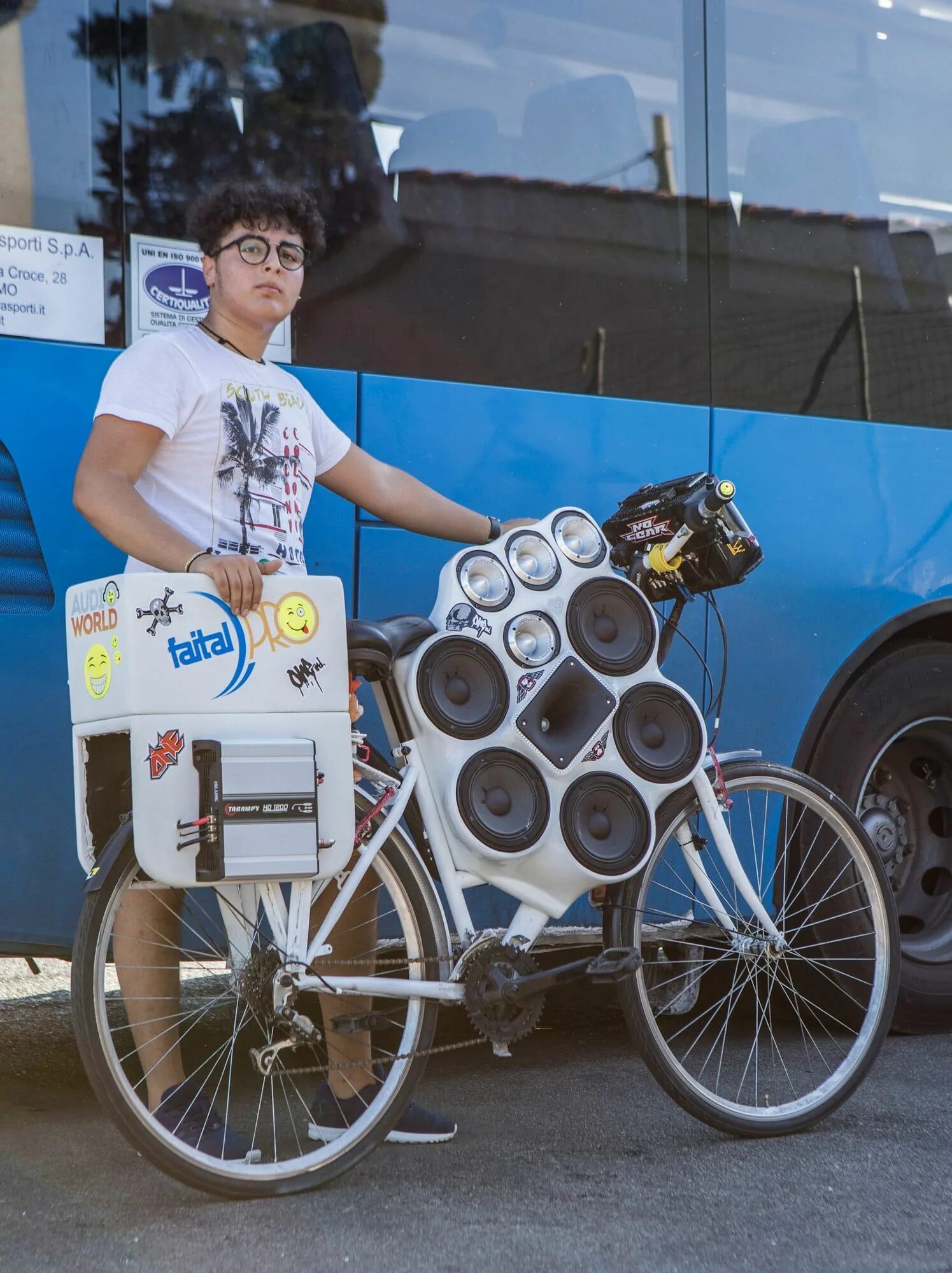 Bike музыка. Колонка для велосипеда. Тюнингованный велосипед. Велосипед с автозвуком. Автозвук на велосипед.