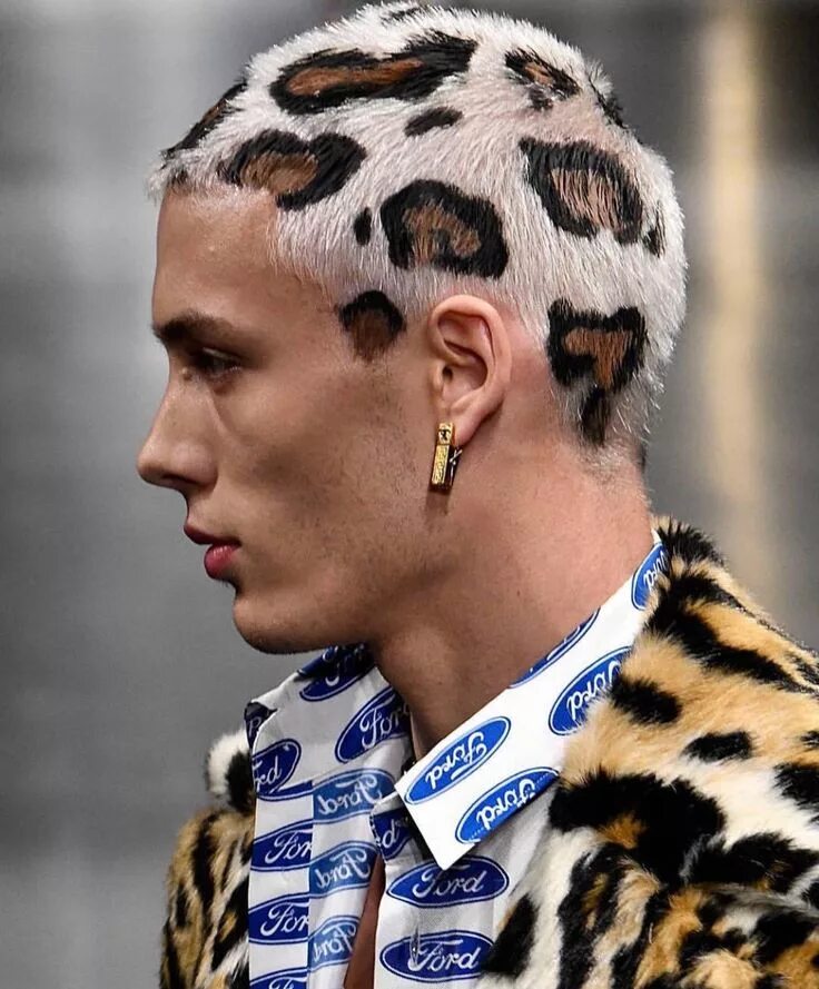 Какой зверь дал название короткой мужской прическе weerachai khewprapai on Hair tattoo designs, Hair designs for boys, Hair tattoos