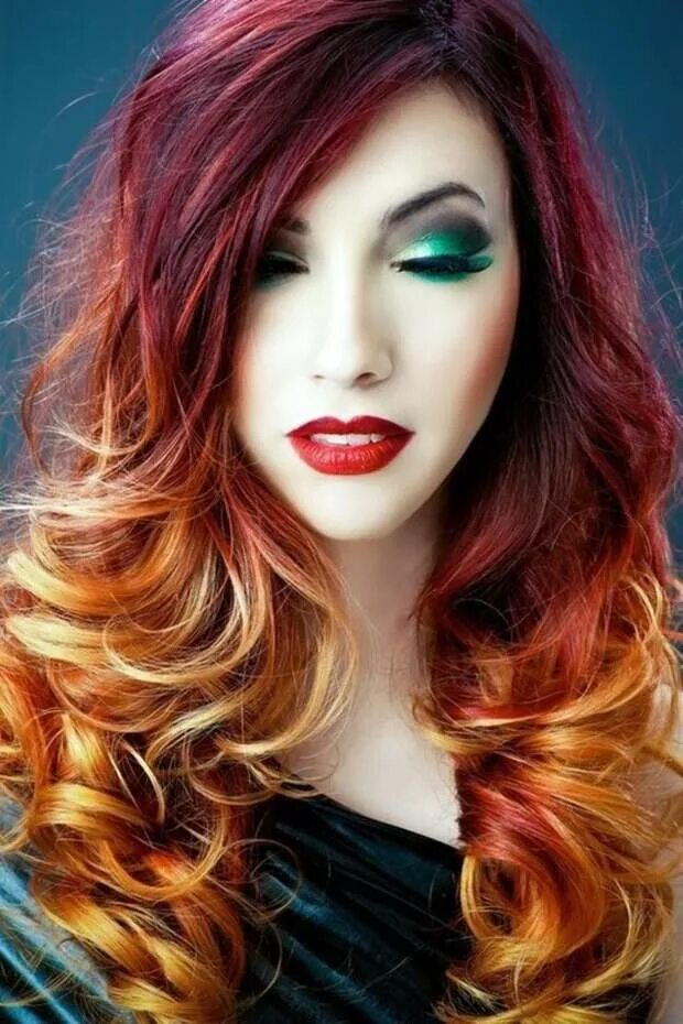 Окрашивание волос двумя цветами. Необычное рыжее окрашивание. Креативное окрашивание волос. Двух цветеое окрашивание волос. Яркие рыжие пряди.