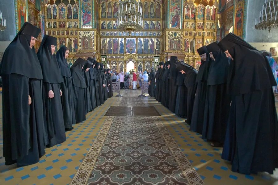 Можно в монастырях жить. Свято-Введенский женский монастырь сестры. Самара женский монастырь насельники. Монастырский постриг. Жизнь монахинь в монастыре.