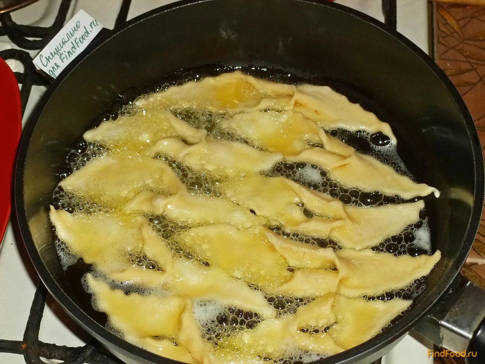 пирожки на сковороде. слоёные пирожки "проглотайки". пирожки на сыворотке. пышки на дрожжевом тесте. хворост выпечка.