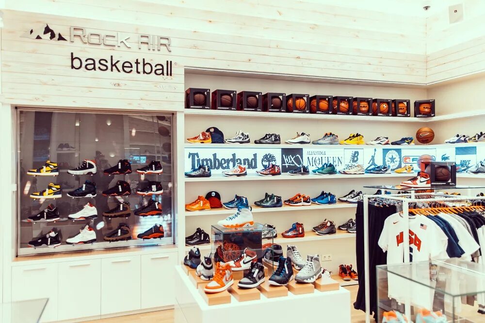 Slam dunk магазин кроссовок. спортивный магазин кроосов. спортивные магазины в санкт-петербурге. баскетбольные магазины в спб. баскетбольный магазин санкт петербург.