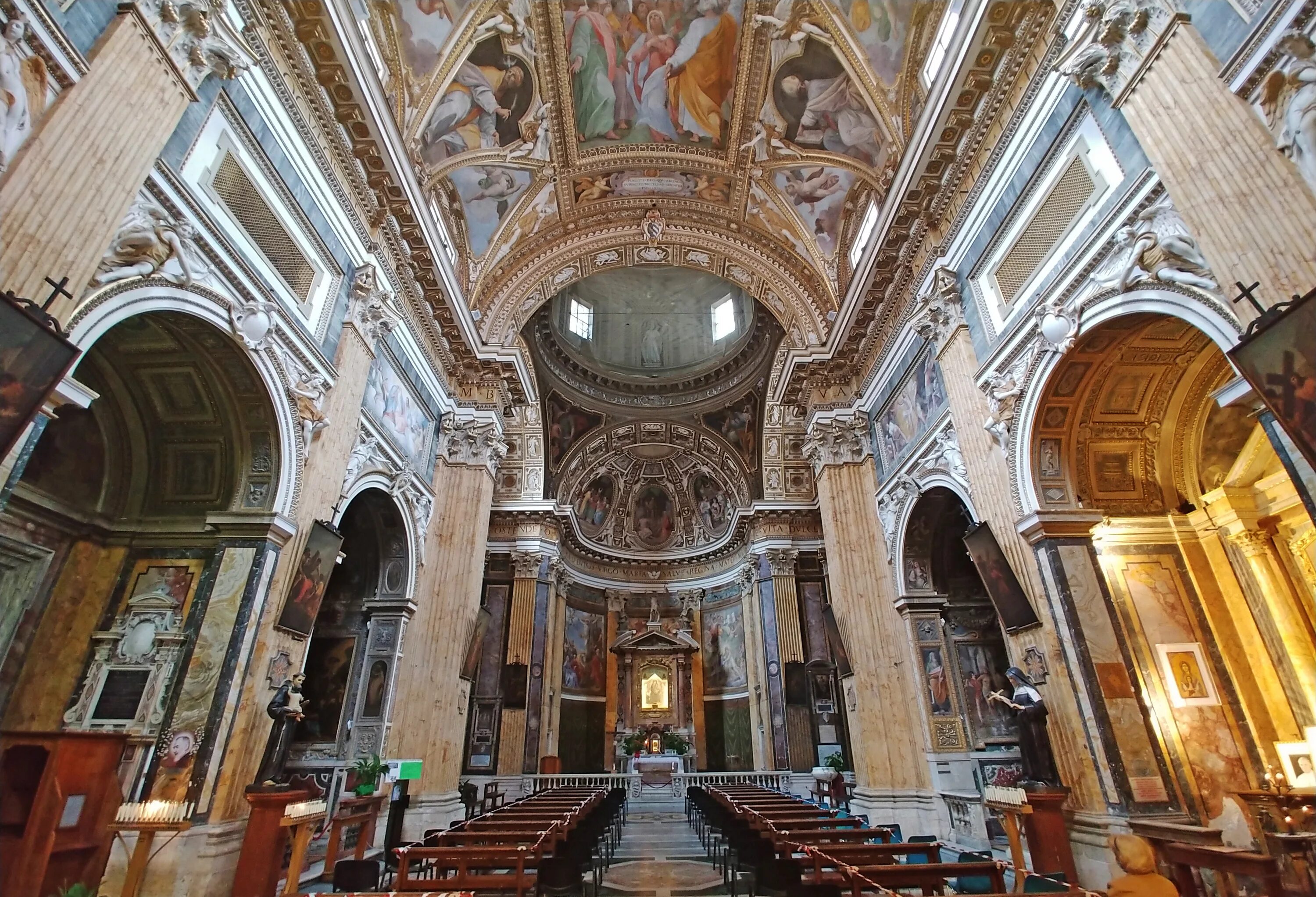 Di santa maria. Церковь Санта Мариа АИ Монти в Риме. Церковь Санта Мариа АИ Монти (Santa Maria ai Monti) план.