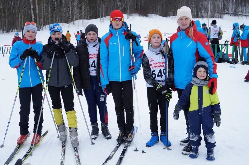 Соревнования в ижевске по лыжным гонкам на приз пионерской правды. Пионерская правда соревнования по лыжным гонкам. Лыжные гонки на приз газеты российская провинция бузулук. Лыжи спорт. Лыжники удмуртии.