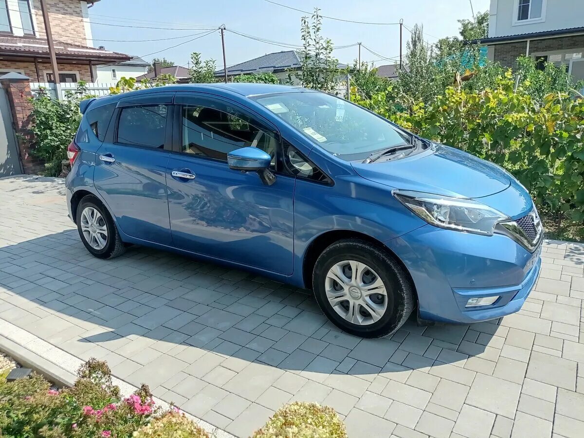 Ниссан ноут 2017. Nissan Note II Рестайлинг. Ниссан ноут синий. Nissan Note 2017 год.