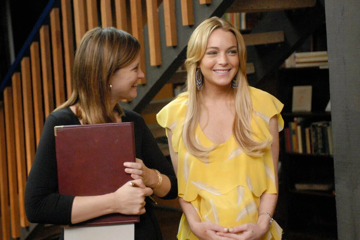 Временно беременна 2009. Lindsay lohan labor pains. временно беременна фото.