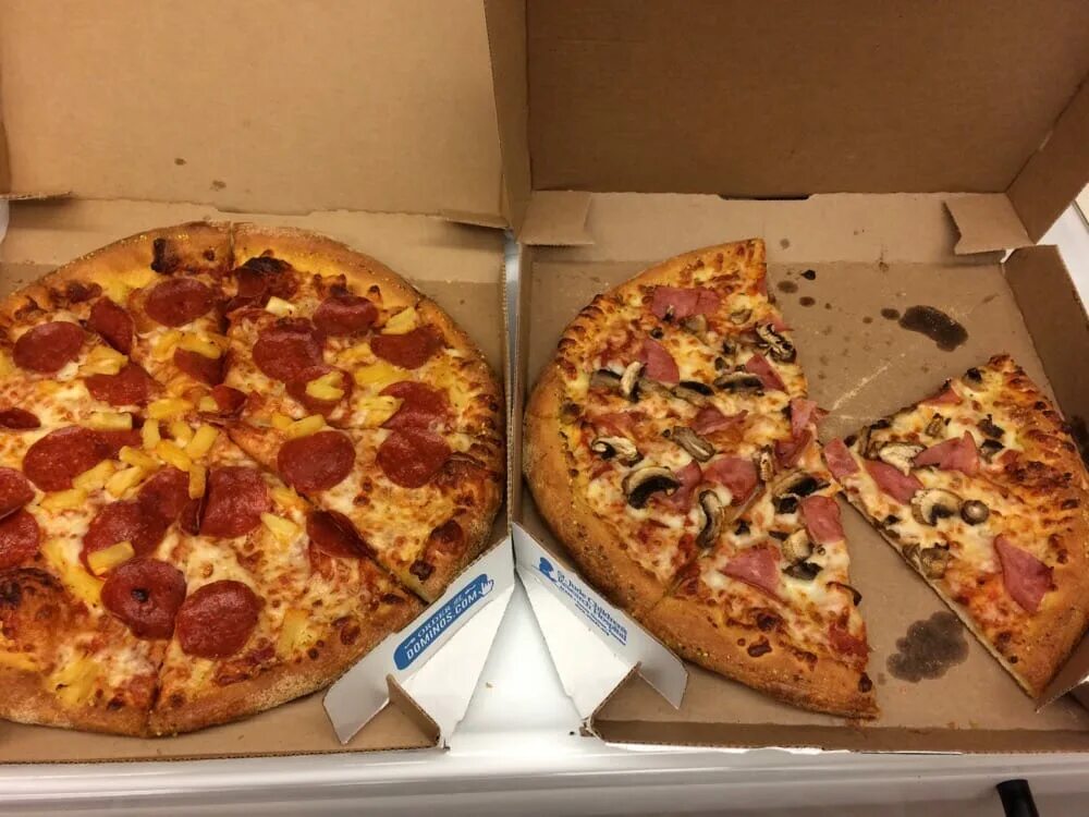 Сколько сантиметров пицца. Domino's pizza пицца 33 см. Дакс пицца. Размеры пиццы Доминос. Пицца 26 см.