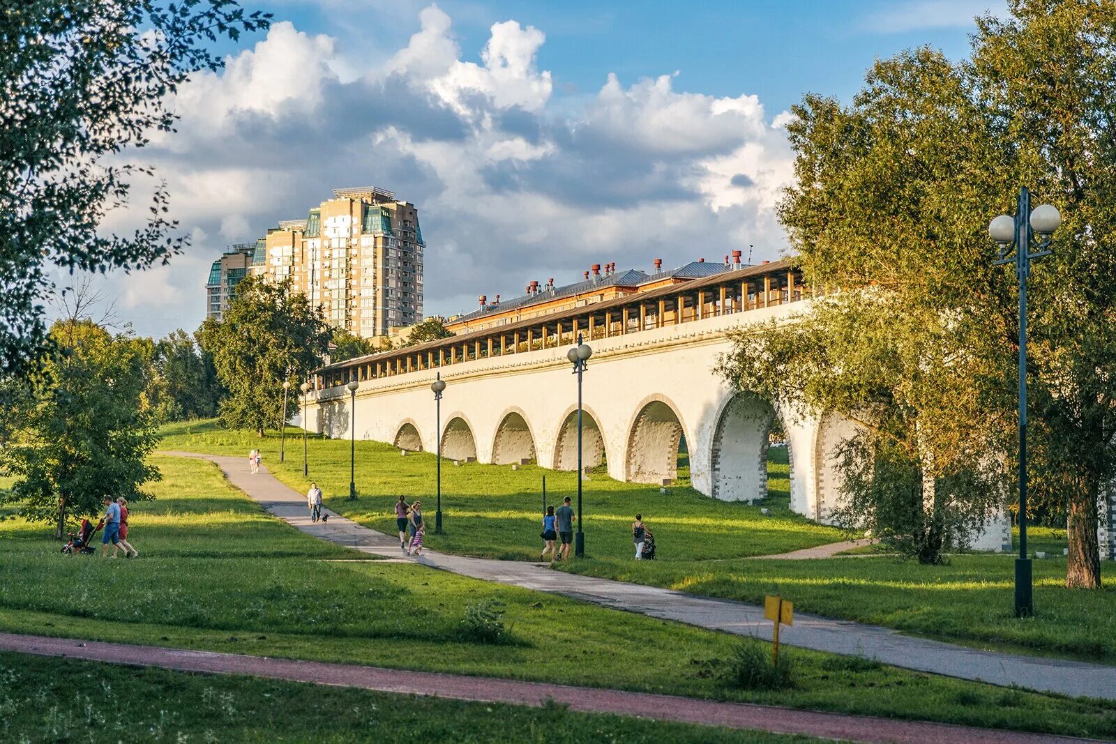 Первый московский водопровод. Ростокинский акведук 19 век. Ростокинский акведук в Москве. Акведук Мытищи парк. Акведук Мытищинского водопровода.