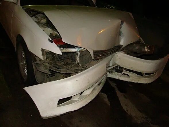 Фото разбитого марк 2 Вот такой вот подарок на нг Toyota Corolla Levin (AE110/111), 1,5 л, 1996 года