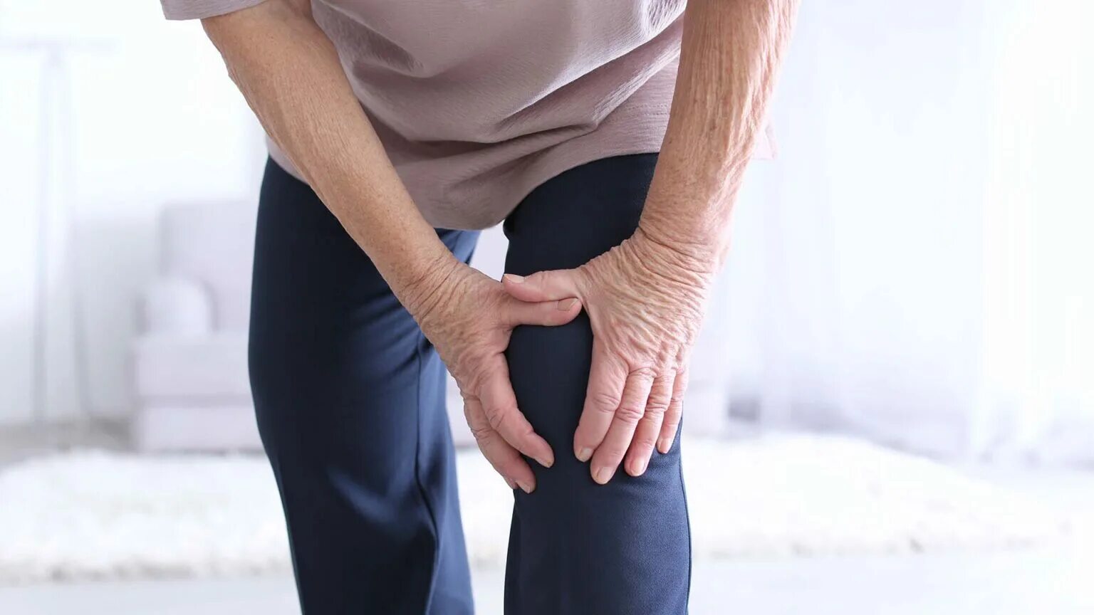 Knee Joint Pain. Больные суставы. Боль в суставах.