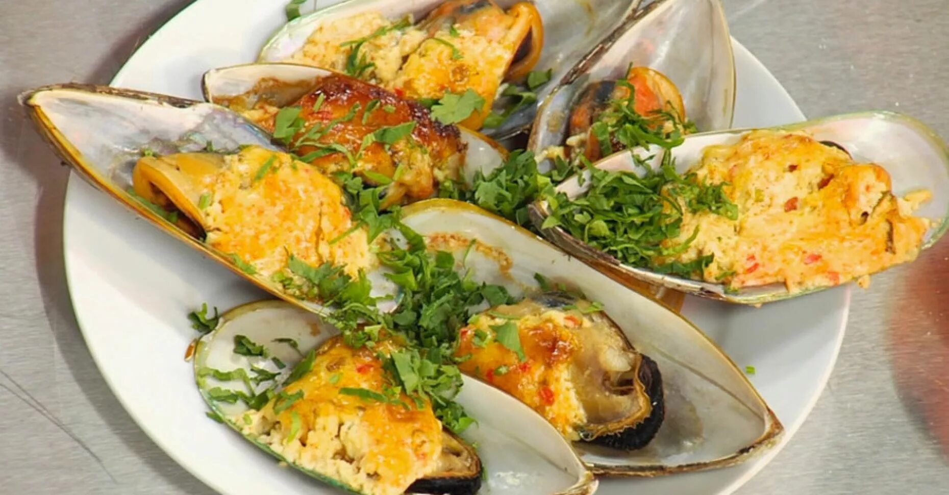 запеченные мидии кайгара. мидии киви запеченные. мидии с творожным сыром. мидии киви, запеченные в сливочно-чесночном соусе. мидии с творожным сыром.