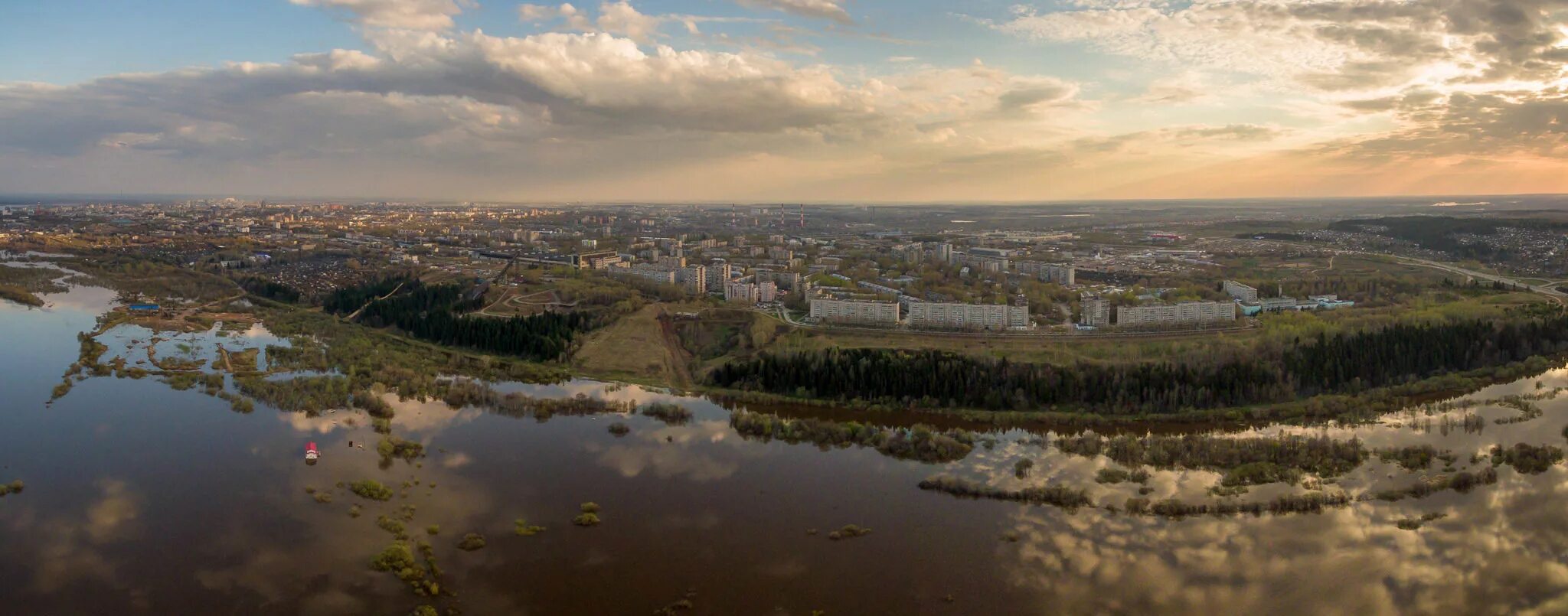 киров (кировская область). панорама кировская область. панорама кировская область. кирово-чепецк храм. город радужный кировская область.
