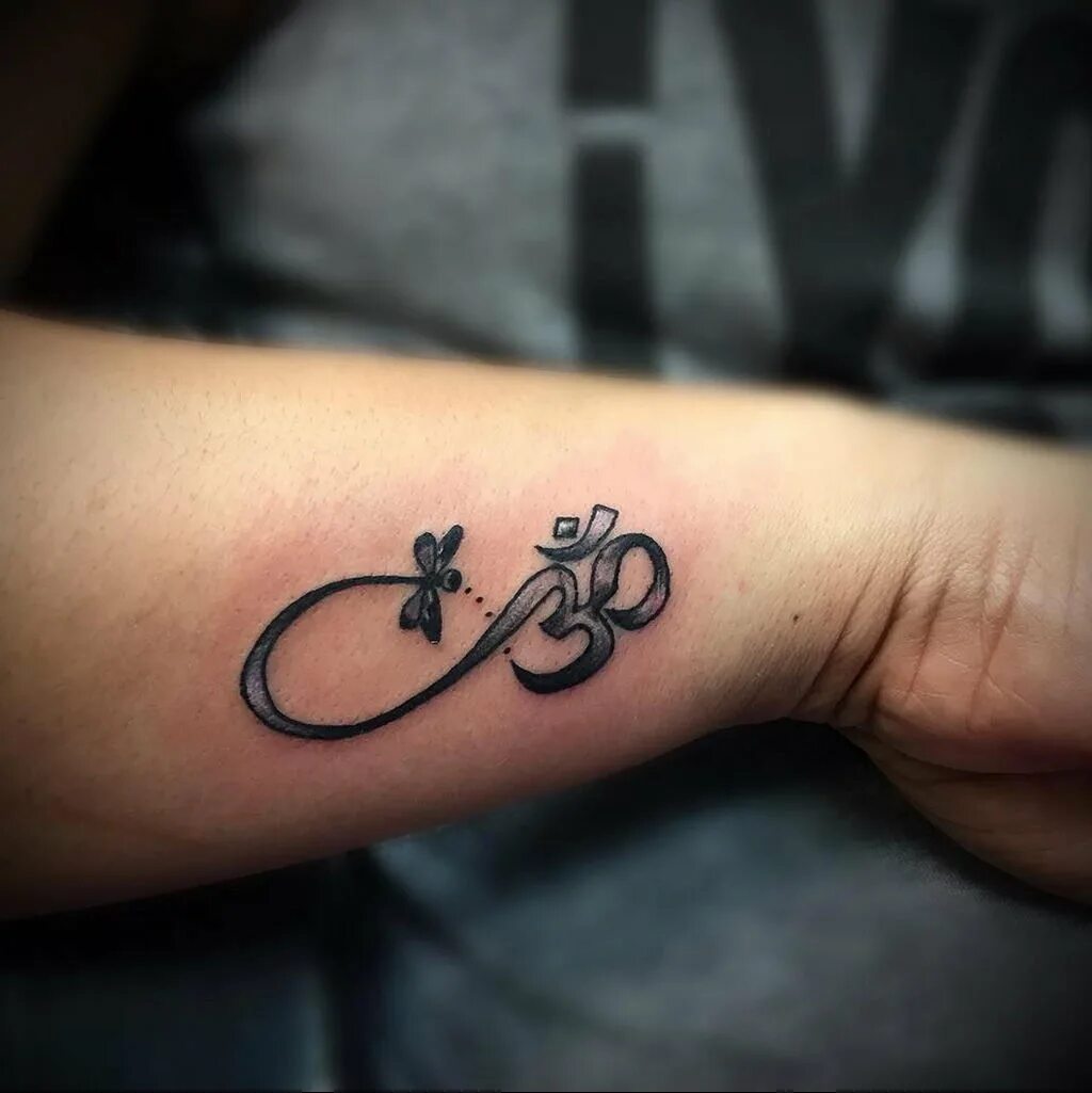 мини тату для девушек любовь.