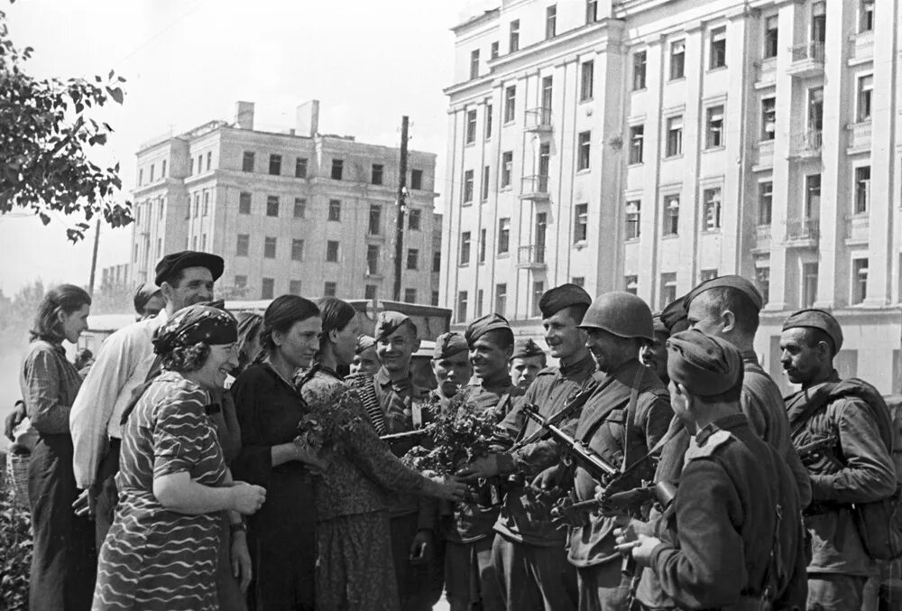 2 апреля 1944 года. Освобождение советскими войсками Минска, 1944г.. Освобождение Могилева в 1944. Освобожденный Минск 1944. ВОВ 1944 освобождение Минск.